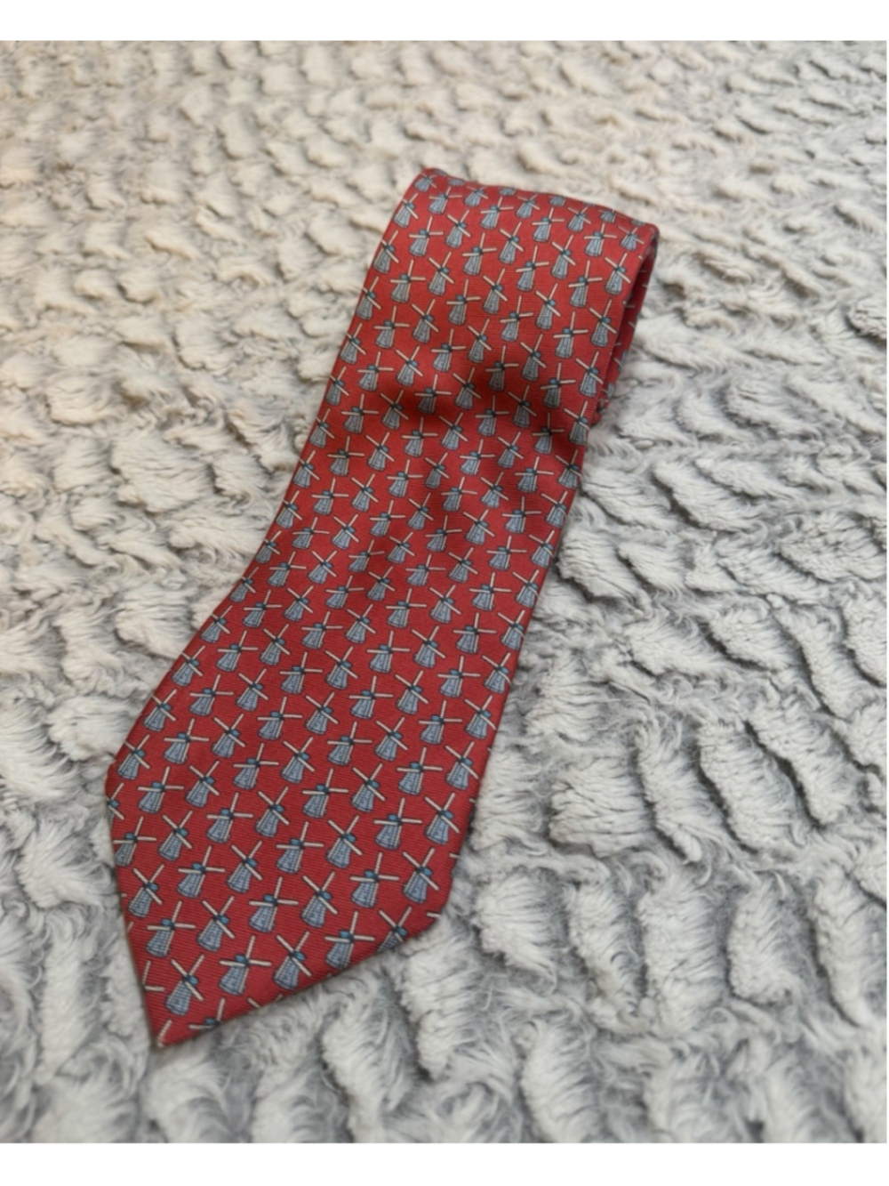 Lester Men’s Silk Woven Geometric Pointed Tie Red Blue Gray White Logo